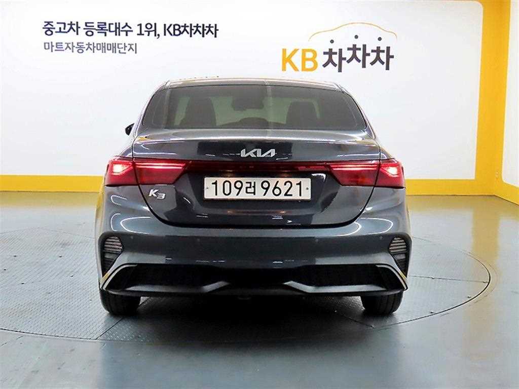 KIA K3 - Vista 3