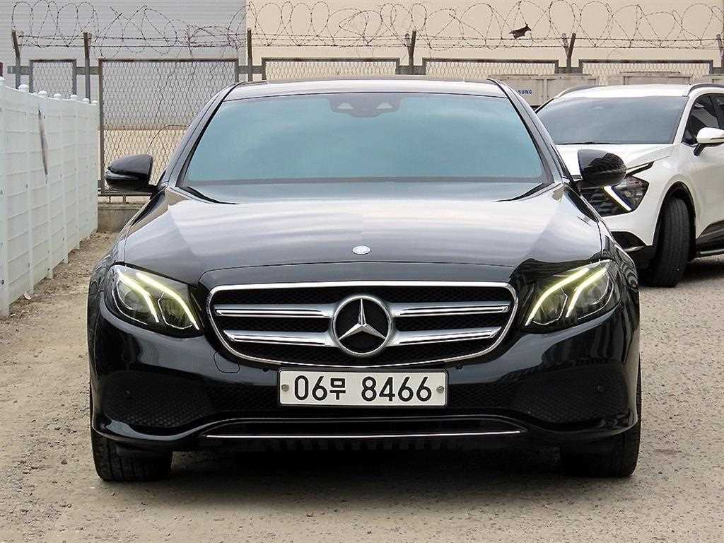 Mercedes Benz E class 2017 Negro - Importación desde Corea - HF Imports Iquique - Foto 1