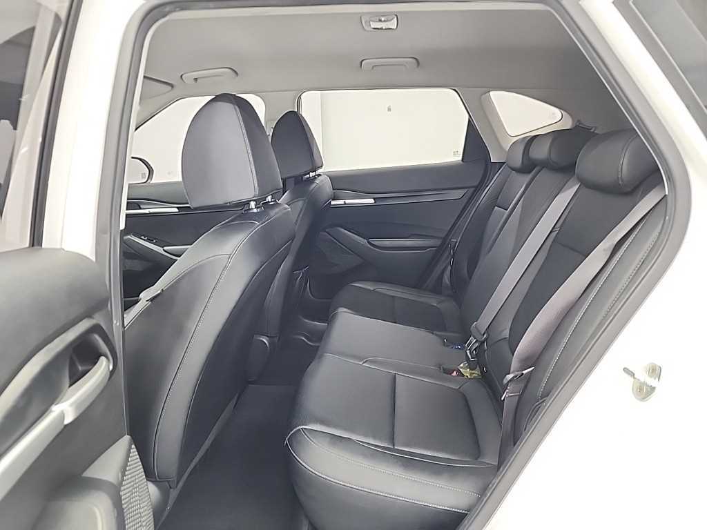KIA Seltos - Vista 12