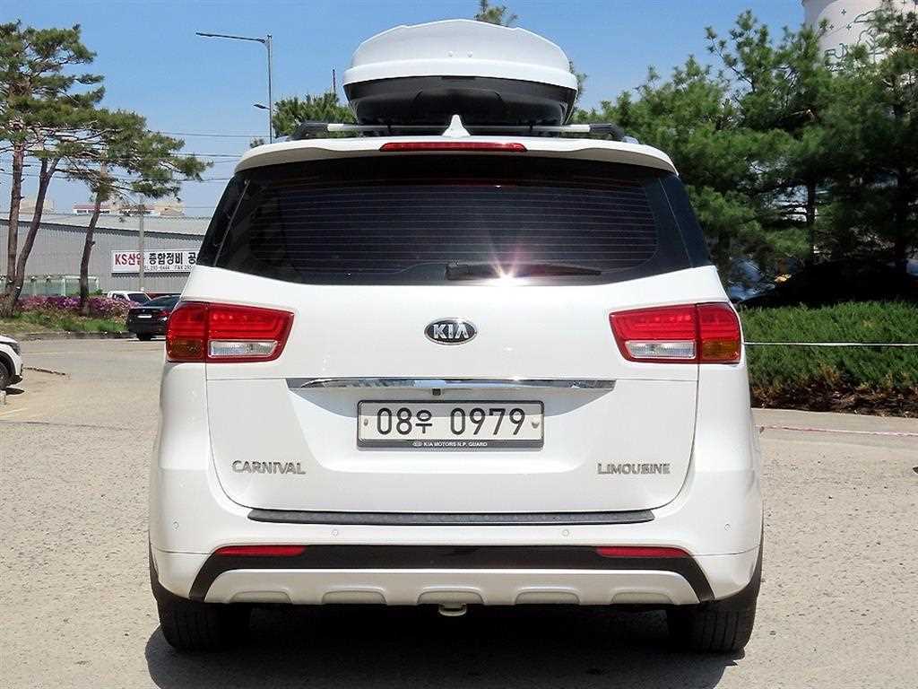 KIA Carnival - Vista 4