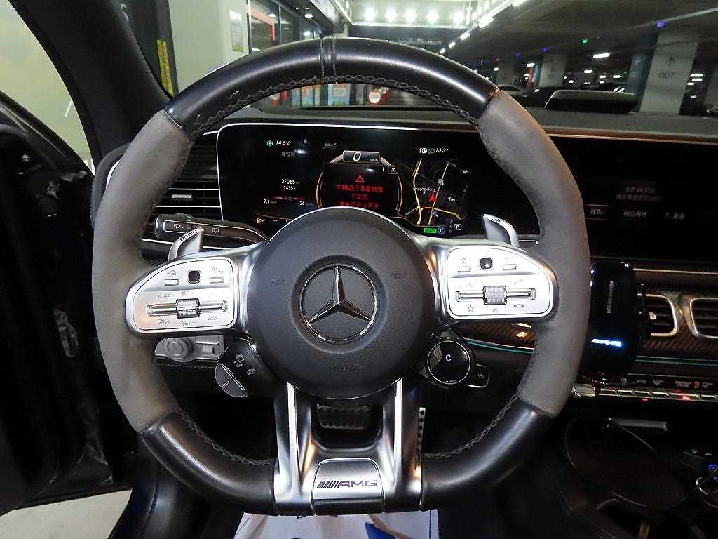 Mercedes Benz GLE Class - Vista 8