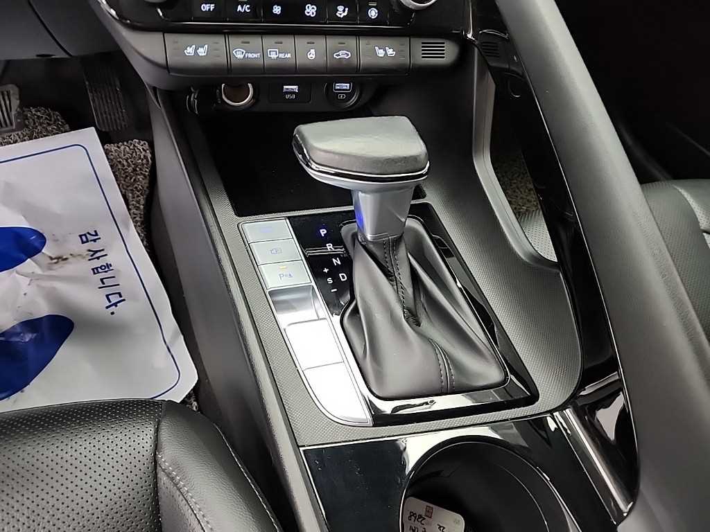 HYUNDAI Avante - Vista 8