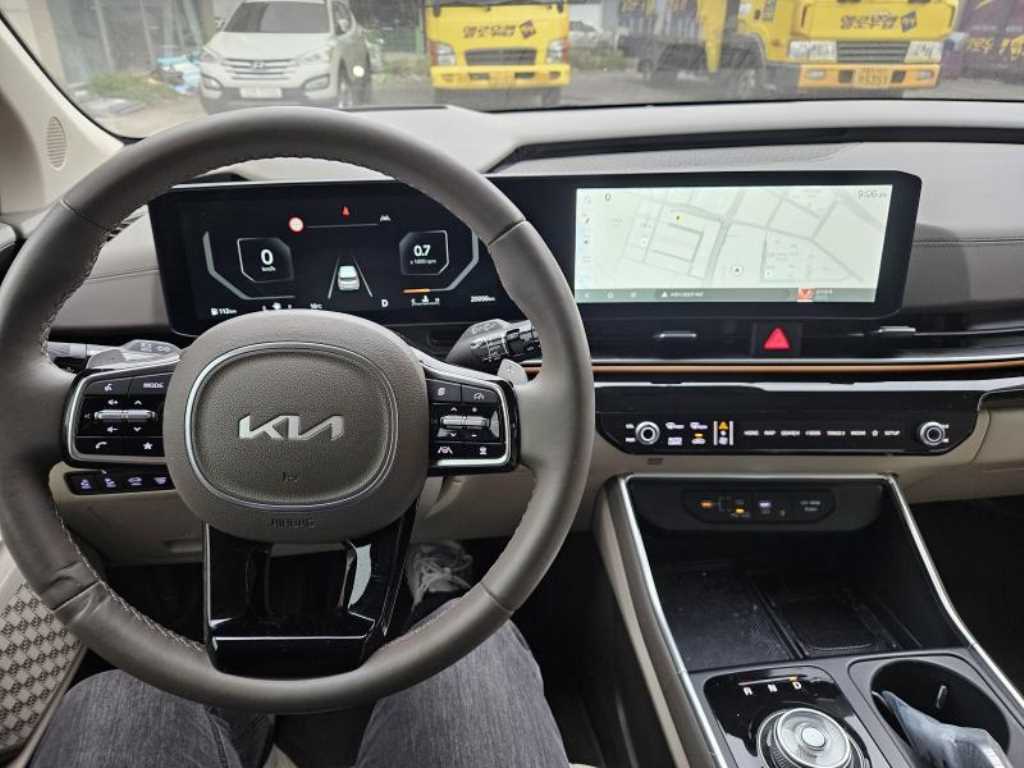 KIA Carnival - Vista 5