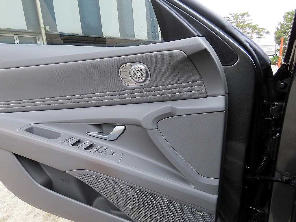 HYUNDAI Avante - Vista 11
