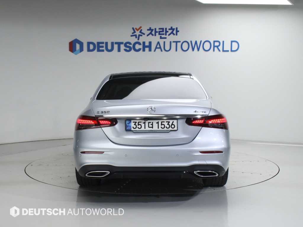 Mercedes Benz E class - Vista 4