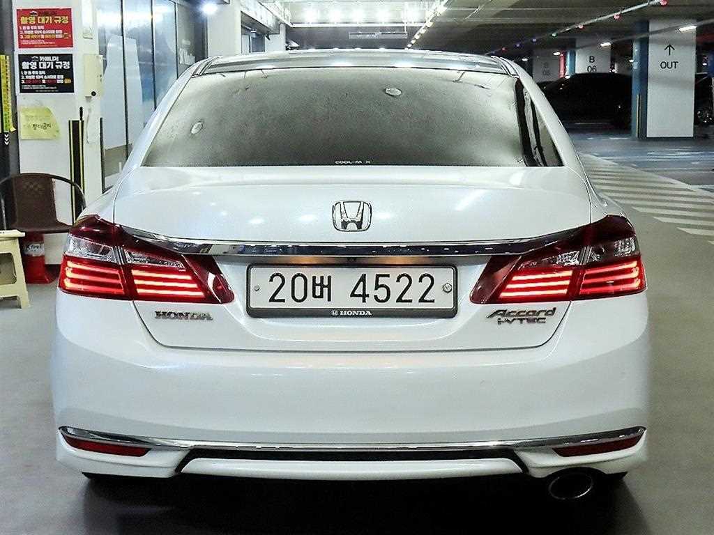 Honda Accord - Vista 5