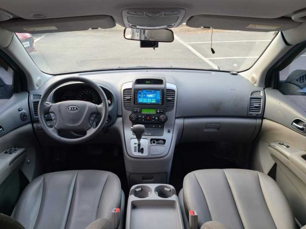 KIA Carnival - Vista 9