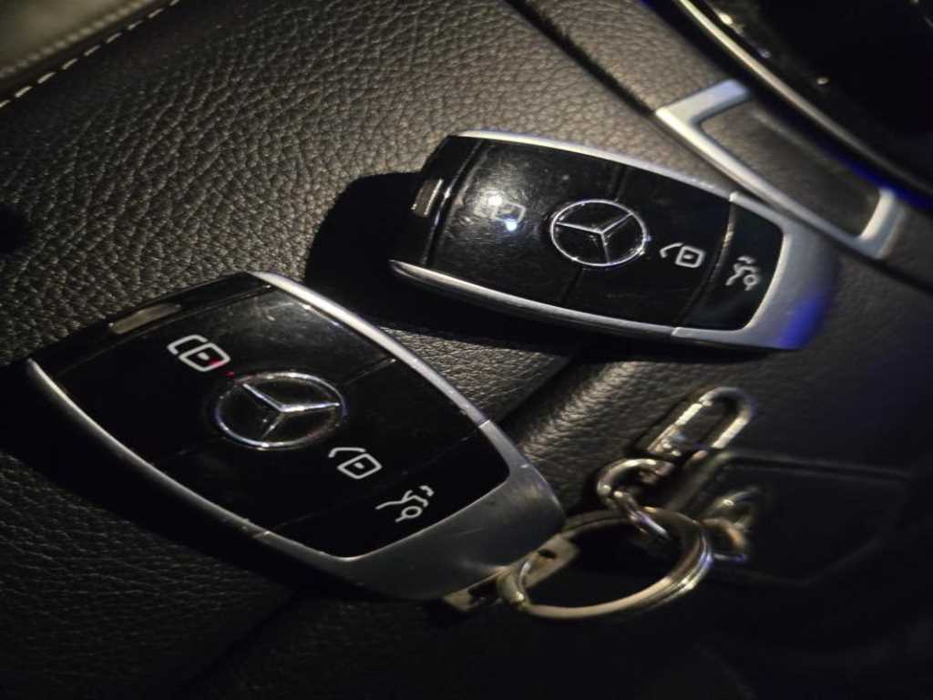 Mercedes Benz E class - Vista 9