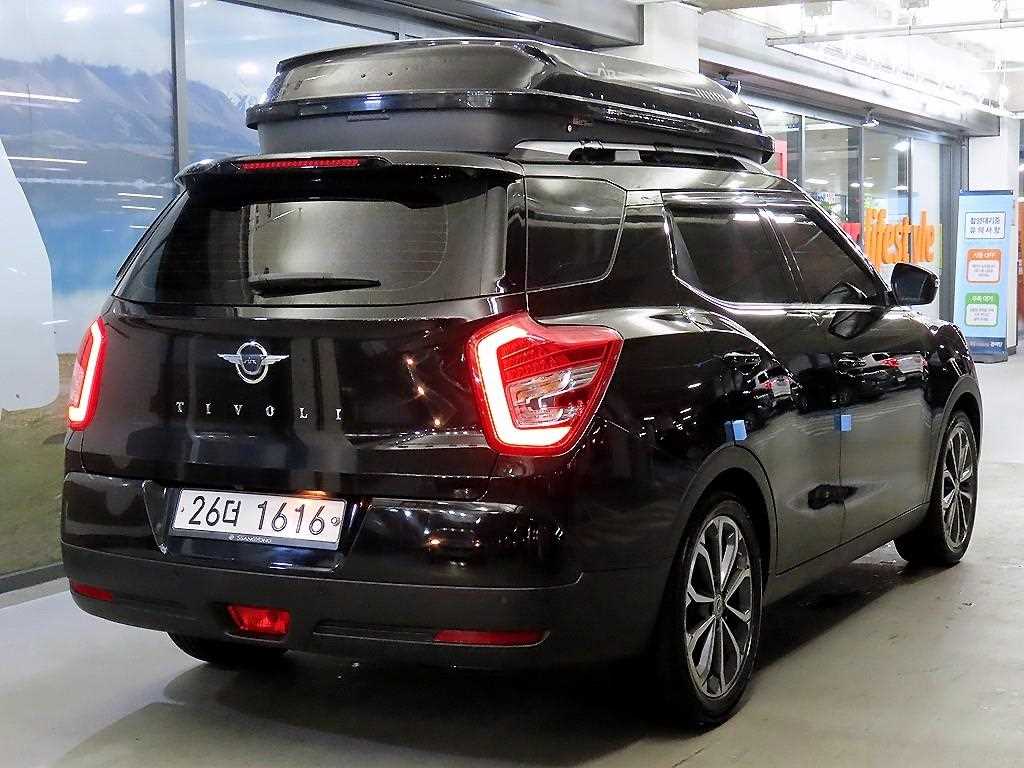 Ssangyong Tivoli - Vista 4