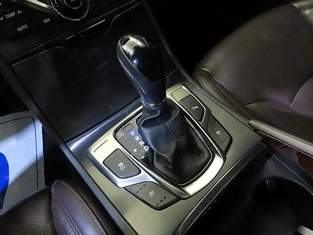 HYUNDAI Grandeur - Vista 12