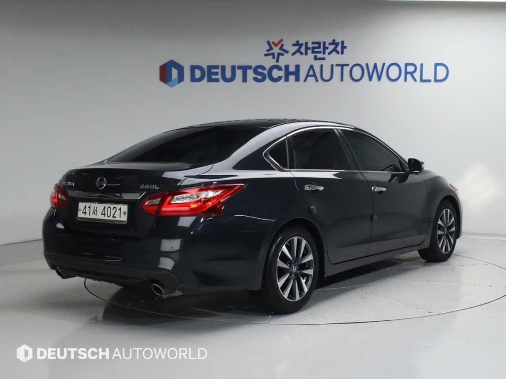 Nissan Altima - Vista 2