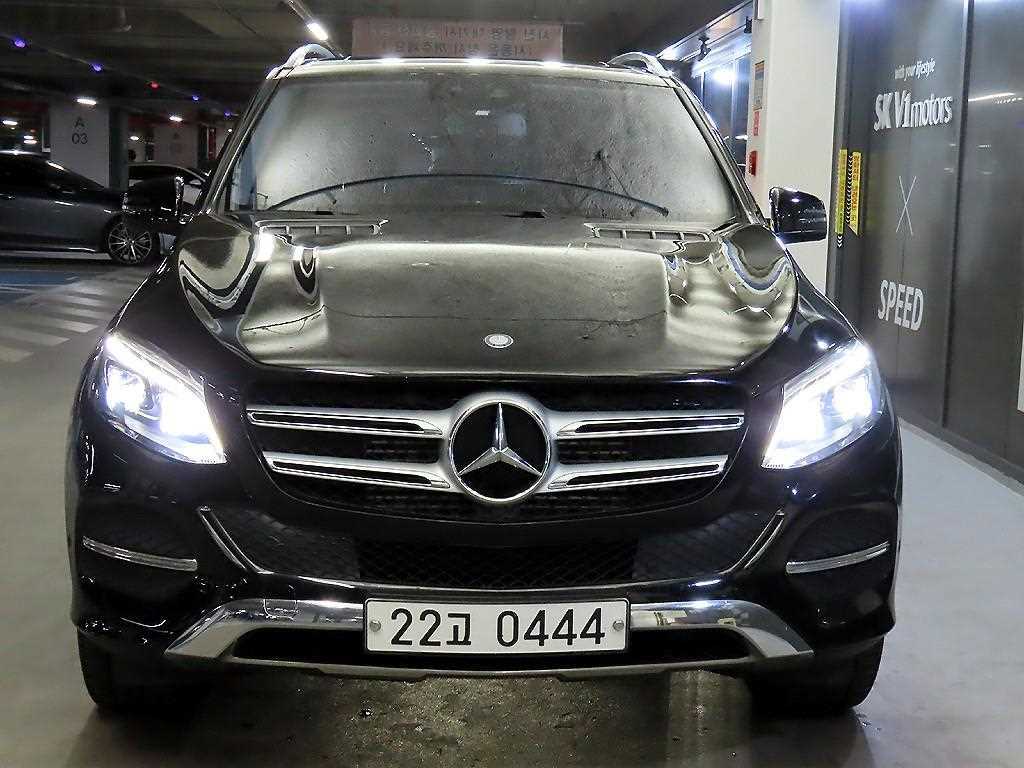 Mercedes Benz GLE Class - Vista 2