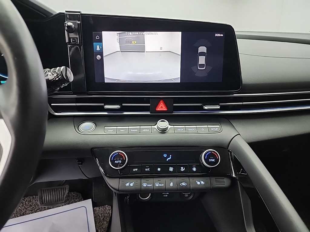 HYUNDAI Avante - Vista 10
