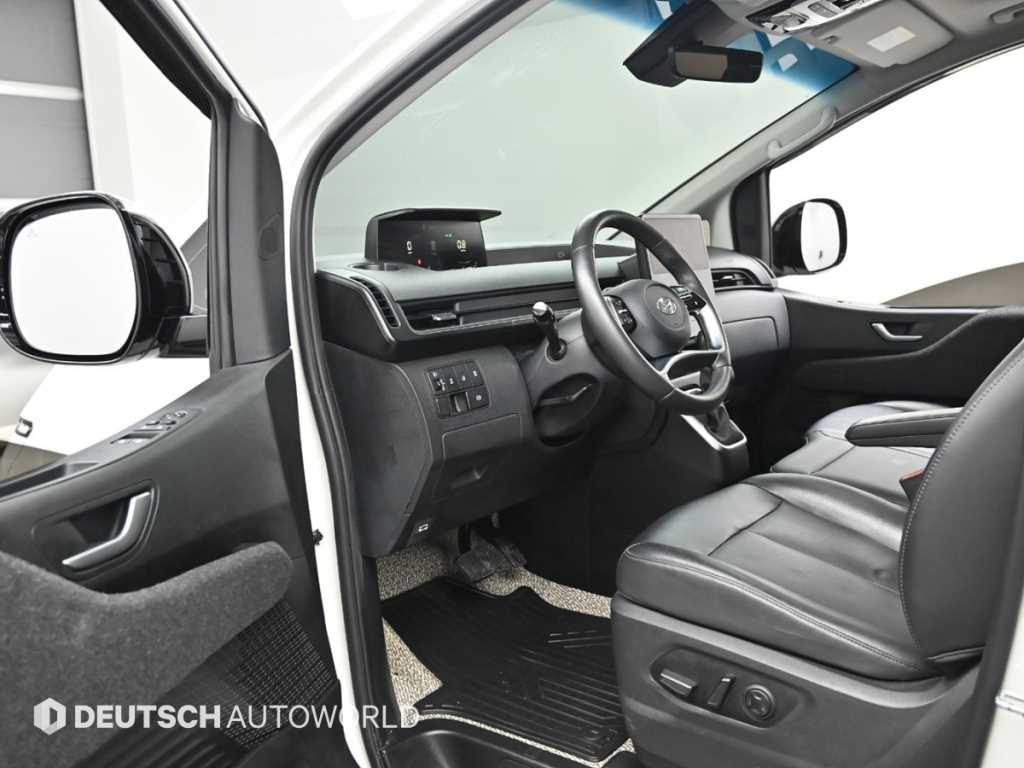 HYUNDAI Staria - Vista 11