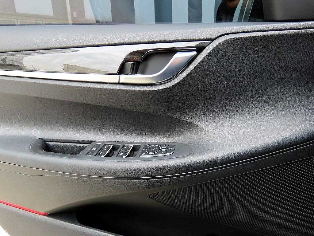 HYUNDAI Grandeur - Vista 11