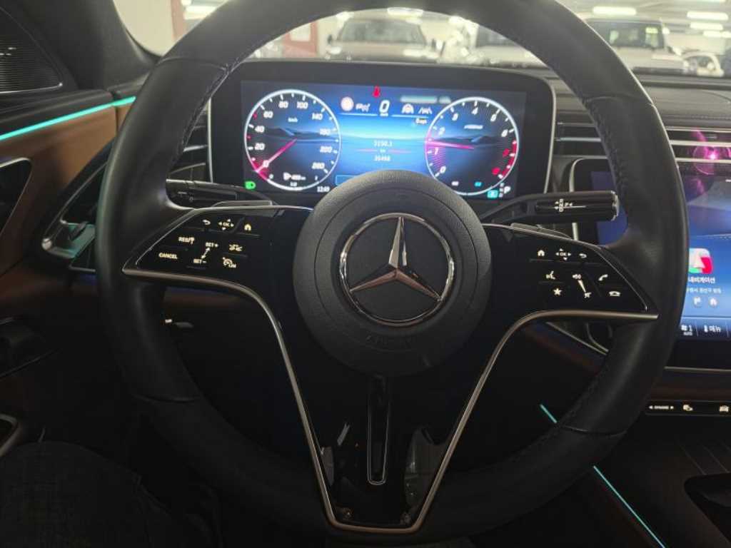 Mercedes Benz E class - Vista 11