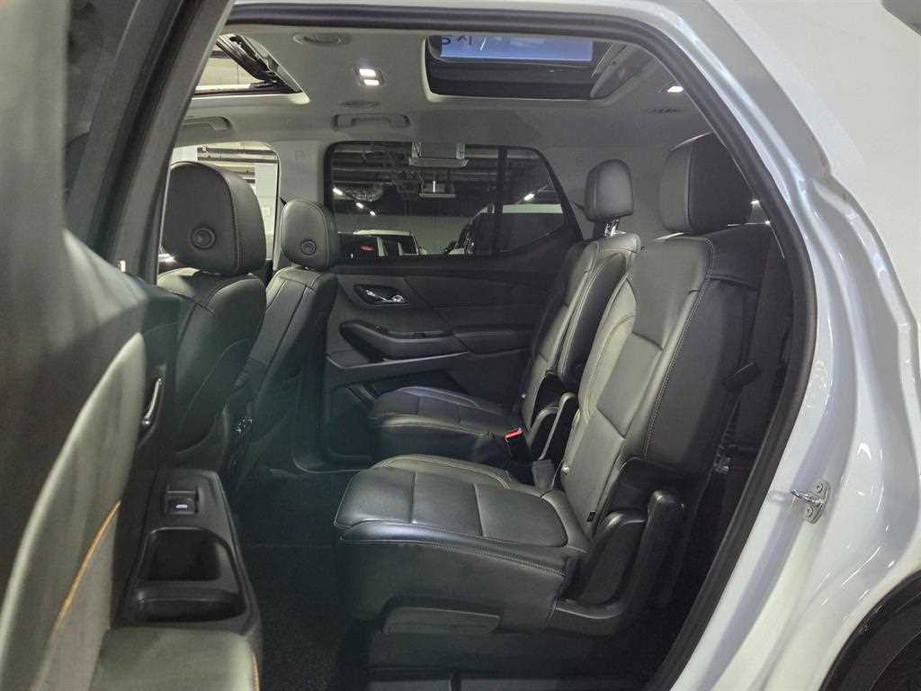 Chevrolet Travers - Vista 9