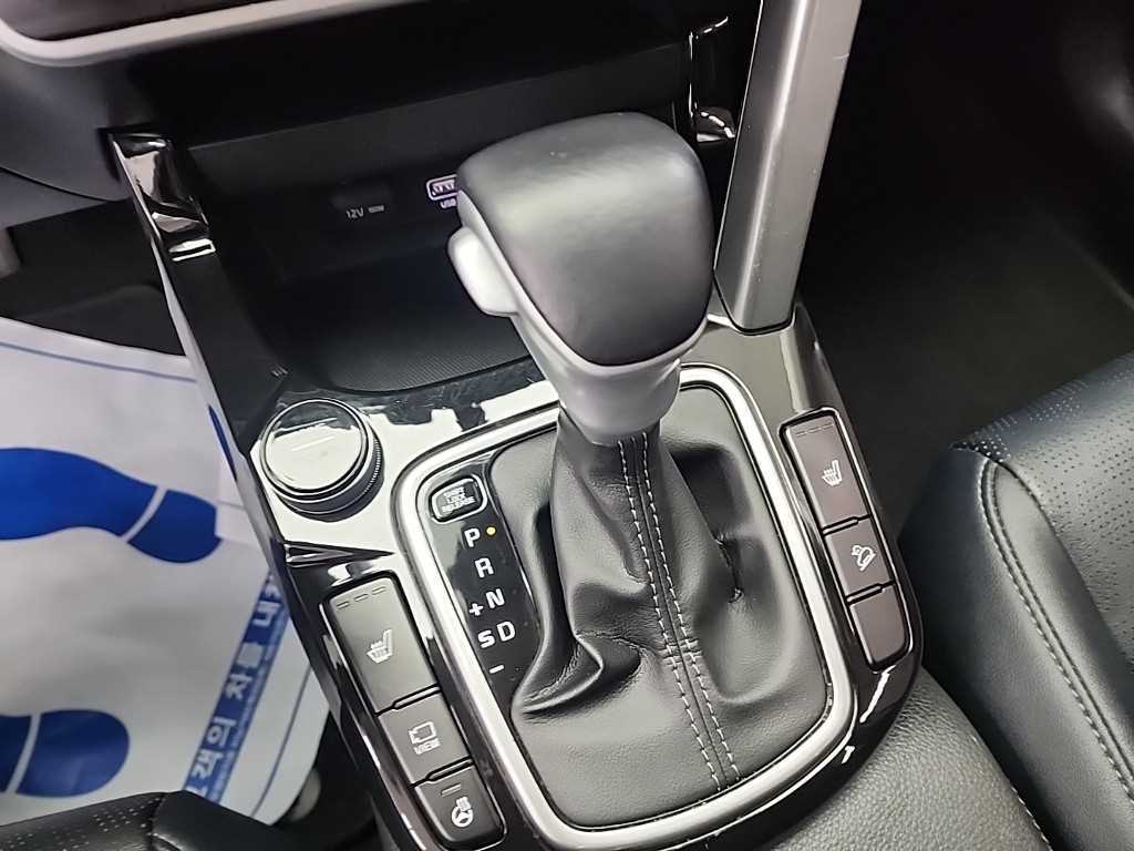 KIA Seltos - Vista 8