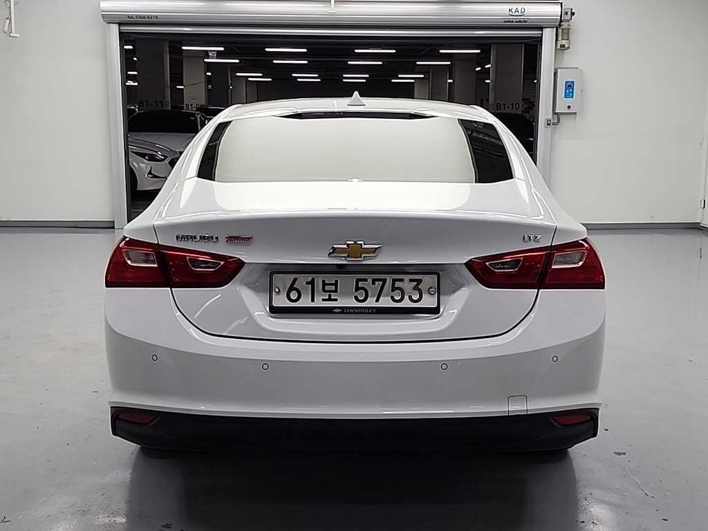 Chevrolet Malibu - Vista 3