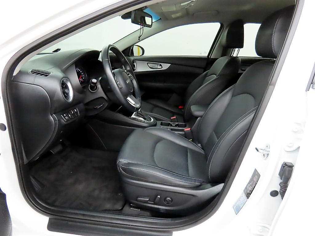 KIA K3 - Vista 5