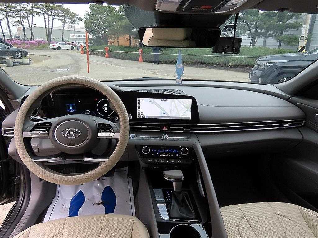 HYUNDAI Avante - Vista 7