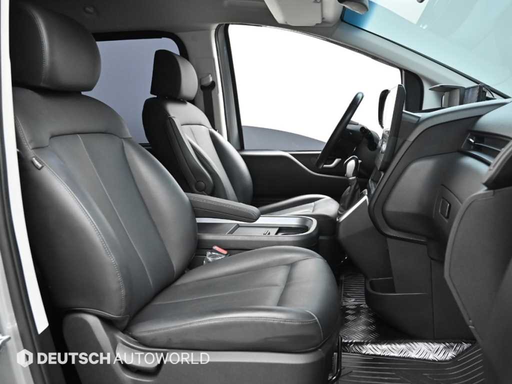 HYUNDAI Staria - Vista 10