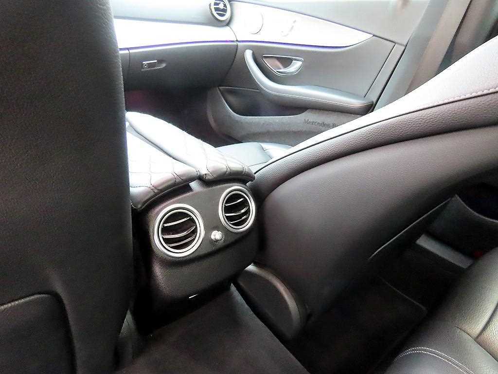 Mercedes Benz E class 2017 Negro - Importación desde Corea - HF Imports Iquique - Foto 16