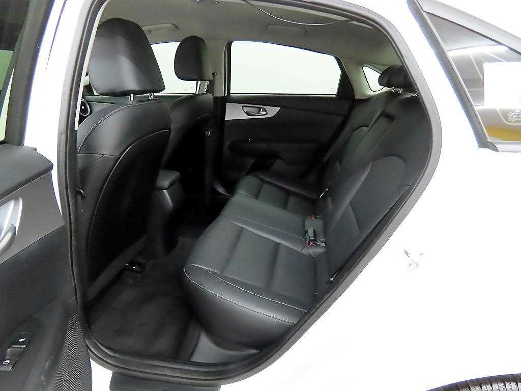 KIA K3 - Vista 6