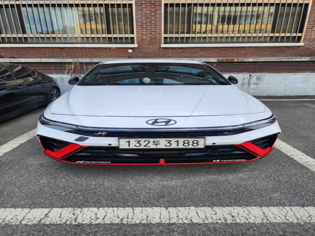 HYUNDAI Avante - Vista 2