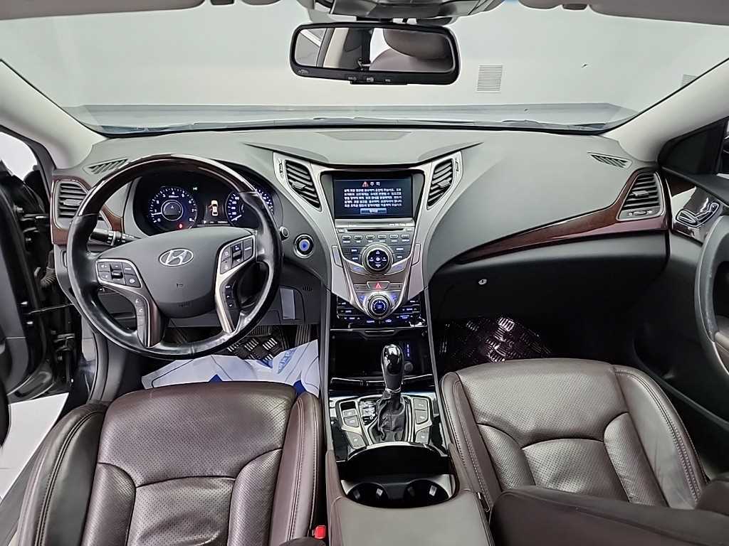 HYUNDAI Grandeur - Vista 7