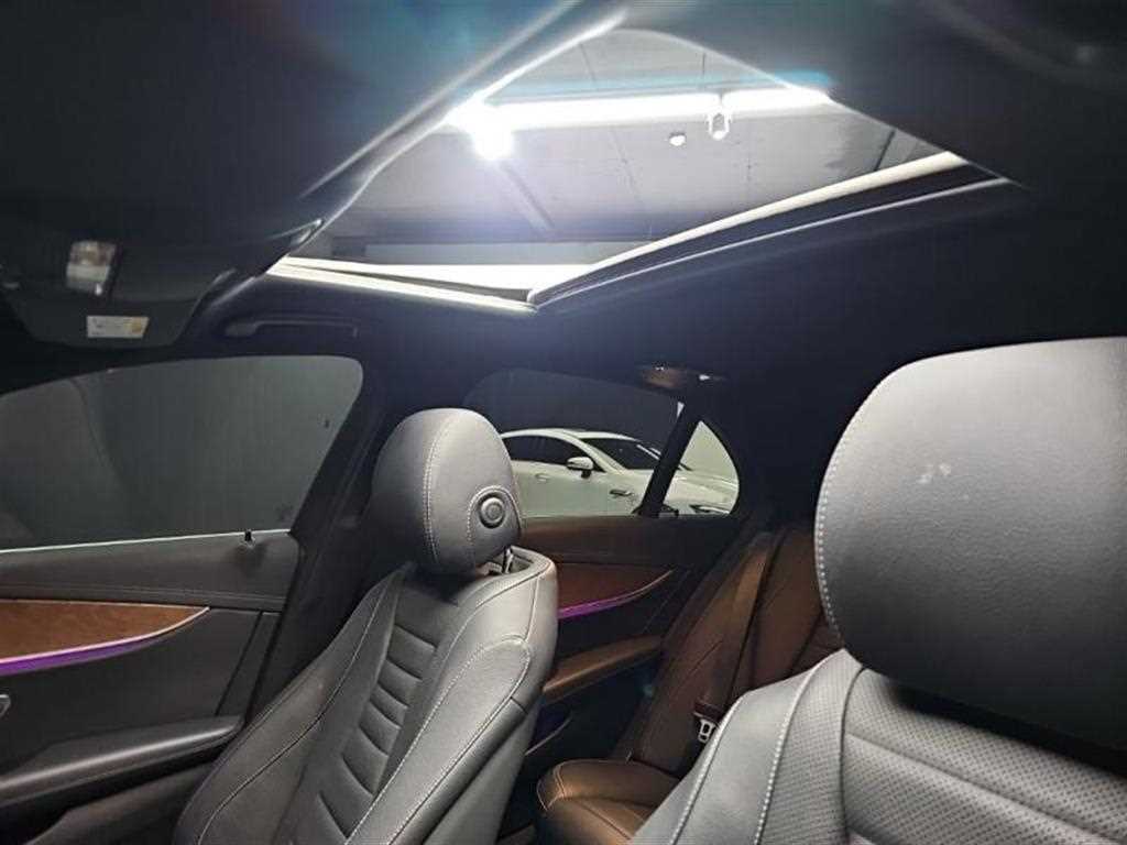 Mercedes Benz E class - Vista 9