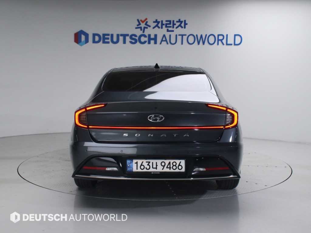 HYUNDAI Sonata - Vista 4