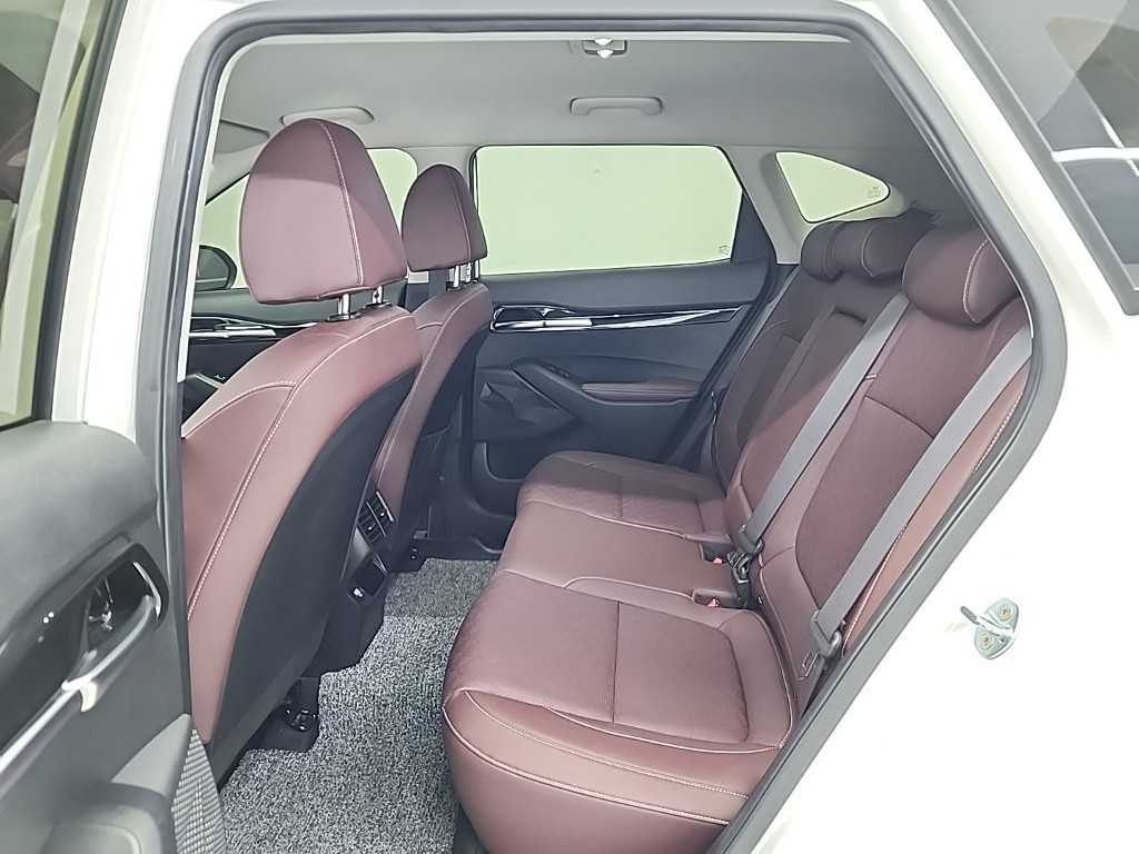 KIA Seltos - Vista 12