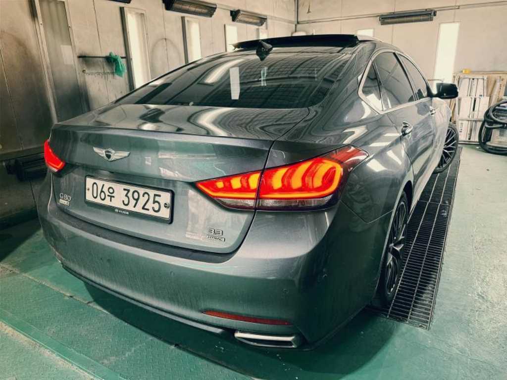 HYUNDAI Genesis - Vista 2