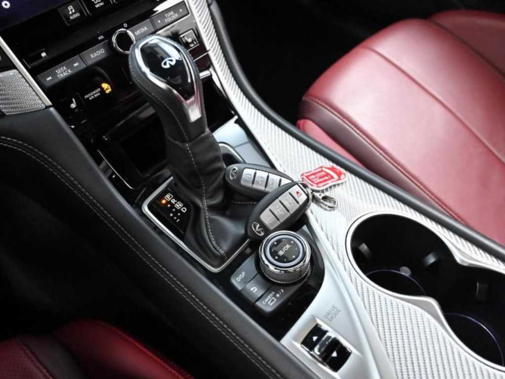 Infiniti Q - Vista 10