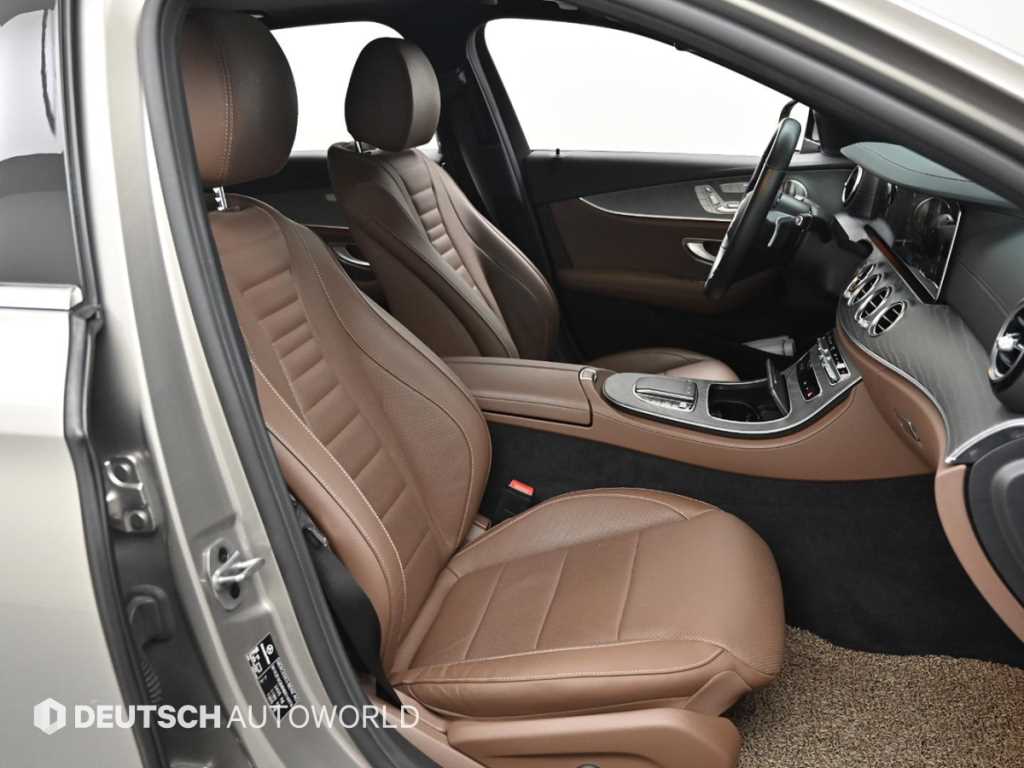 Mercedes Benz E class - Vista 10