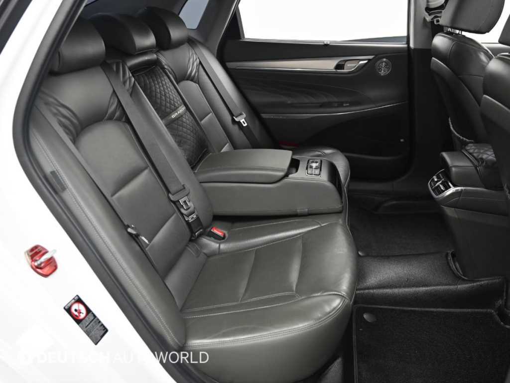 HYUNDAI Grandeur - Vista 12