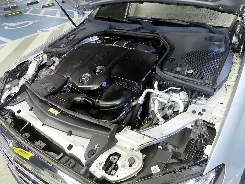 Mercedes Benz E class 2017 Plateado - Importación desde Corea - HF Imports Iquique - Foto 19