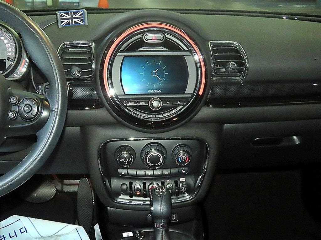 Mini Clubman - Vista 11
