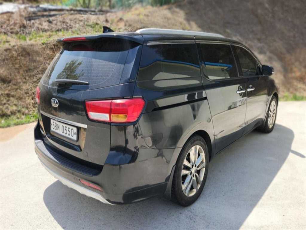 KIA Carnival - Vista 6