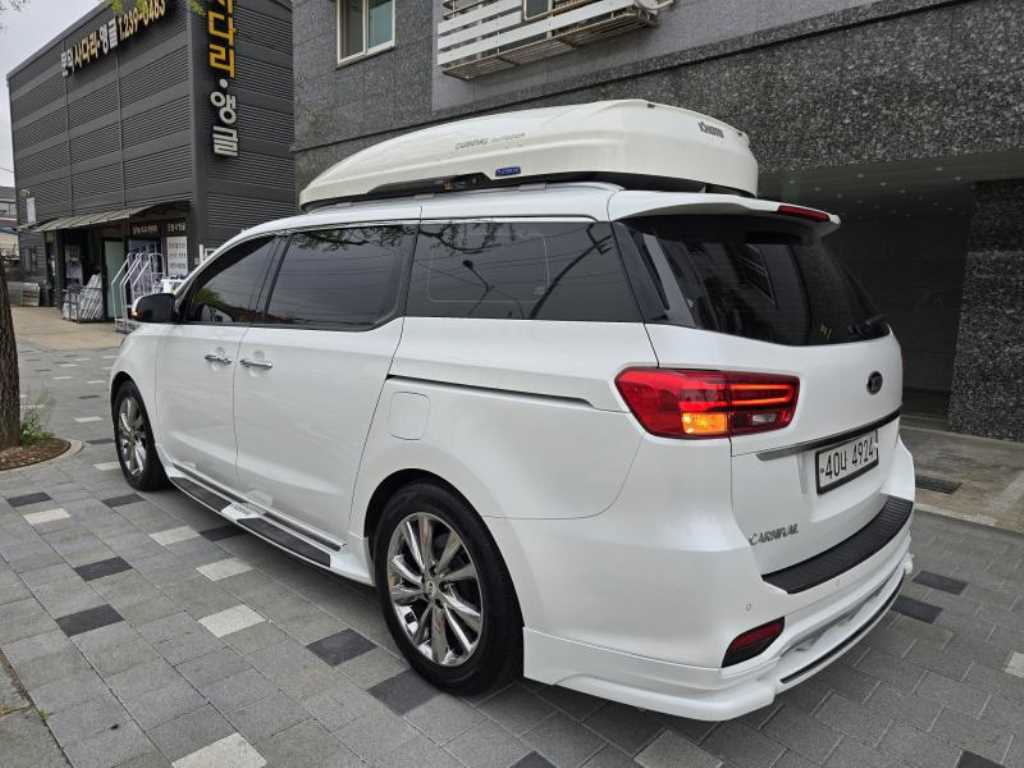 KIA Carnival - Vista 6