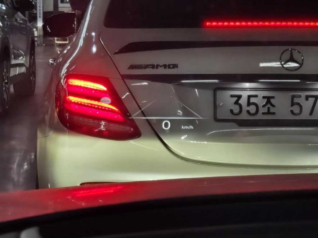 Genesis G90 - Vista 10