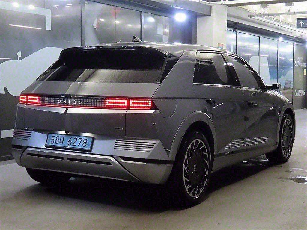 HYUNDAI Ioniq 5 - Vista 4