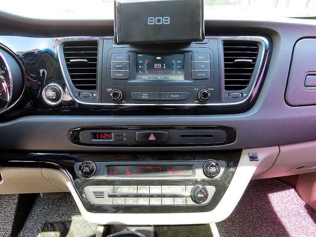 KIA Carnival 2016 Blanco - Importación desde Corea - HF Imports Iquique - Foto 13