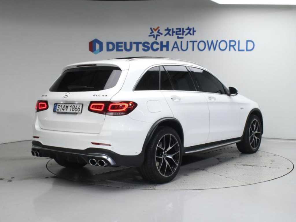 Mercedes Benz GLC Class - Vista 3