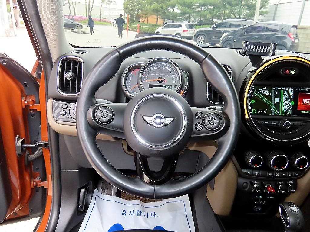 Mini Countryman - Vista 8