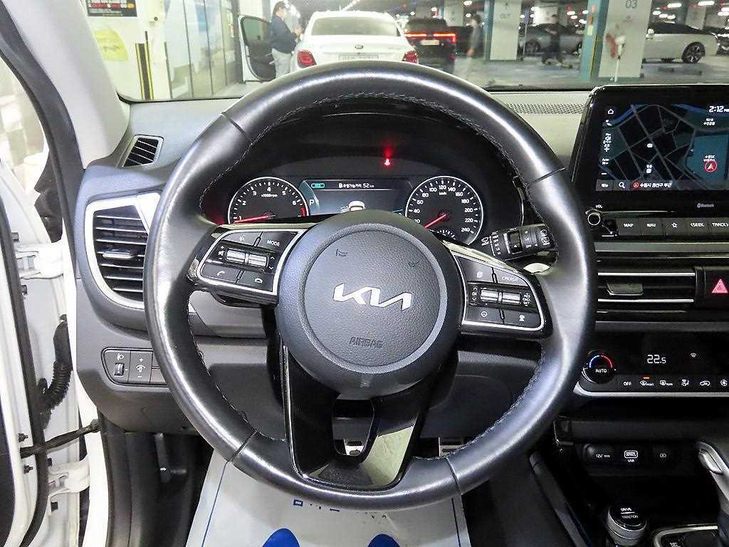 KIA Seltos - Vista 8