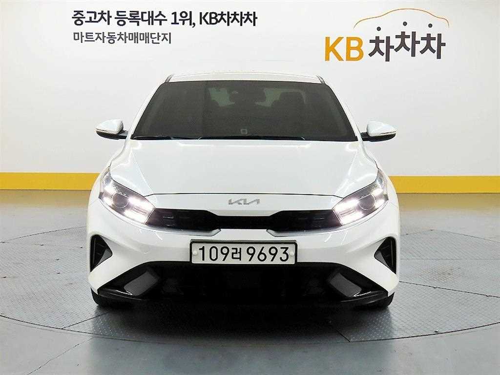 KIA K3 2022 Blanco - Importación desde Corea - HF Imports Iquique - Foto 1