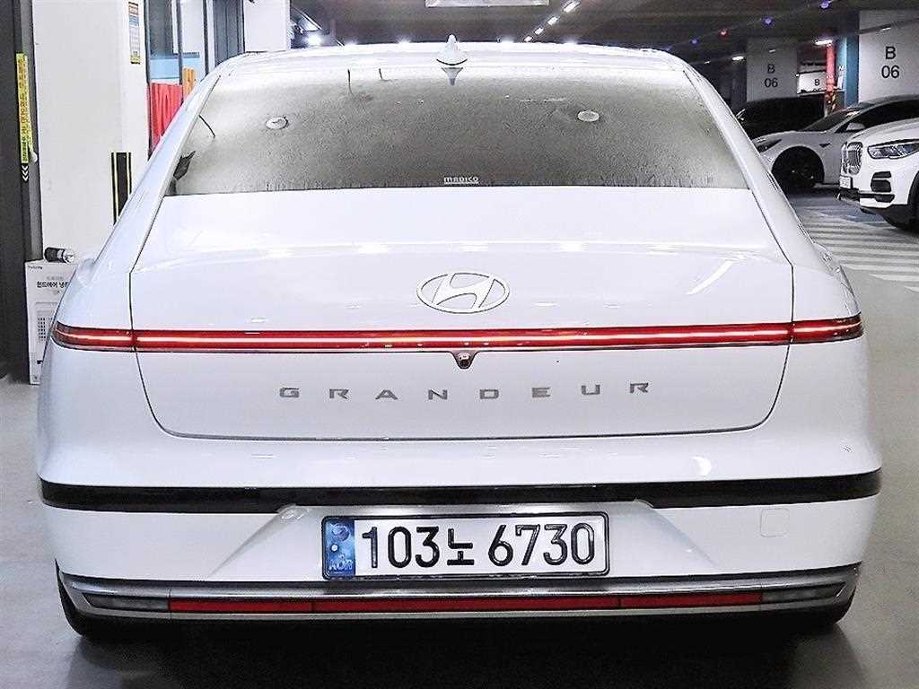 HYUNDAI Grandeur - Vista 3