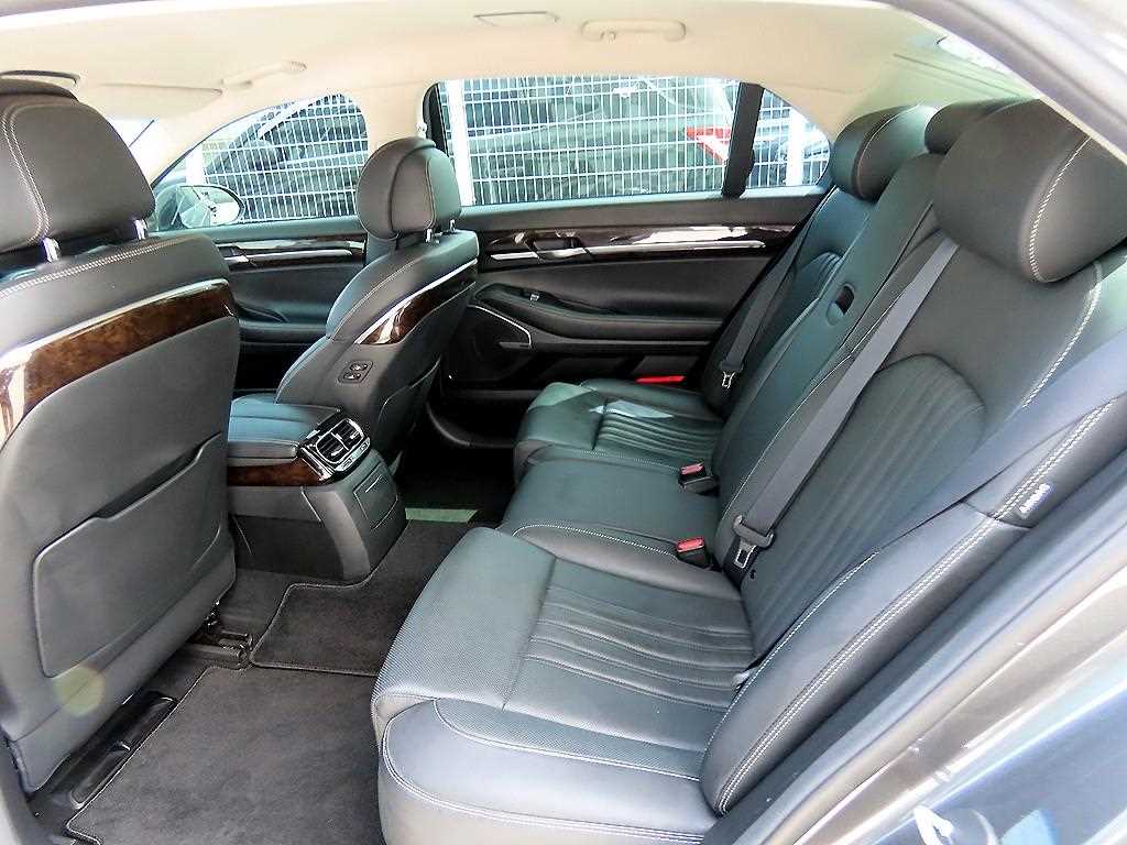 Genesis G90 - Vista 6